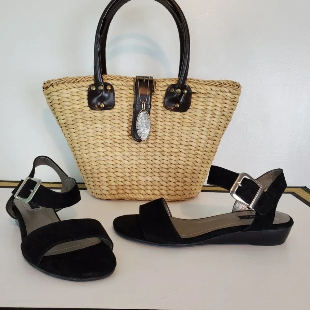 Array Black Leather Suede Open Toe Classic Vacation Summer Sandals Size 8M